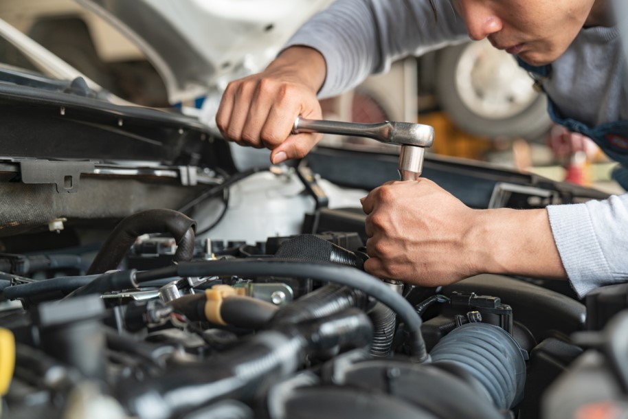 All you need to know about car servicing Motorpoint