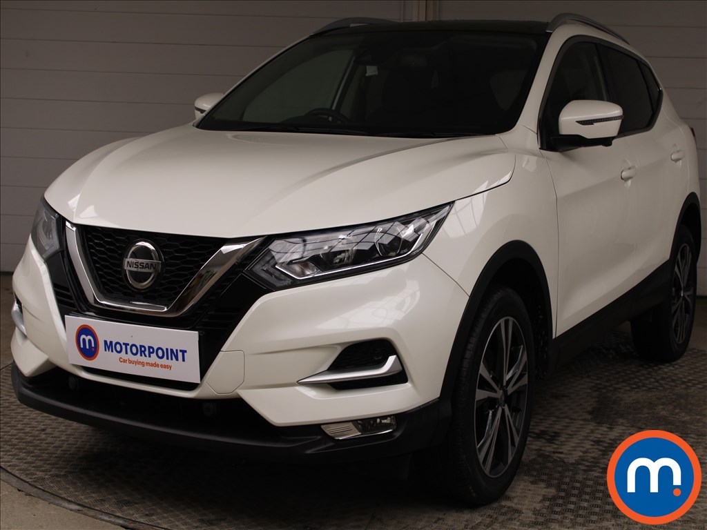 Nissan Qashqai 1.5 dCi N-Connecta [Glass Roof Pack] 5dr - Stock Number 1243791 Passenger side front corner