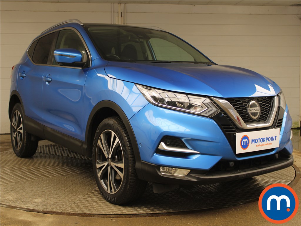 Nissan Qashqai 1.5 dCi N-Connecta [Glass Roof Pack] 5dr - Stock Number 1250926 Passenger side front corner