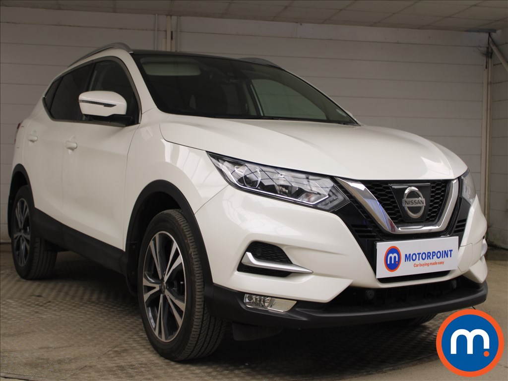 Nissan Qashqai 1.5 dCi N-Connecta [Glass Roof Pack] 5dr - Stock Number 1261759 Passenger side front corner