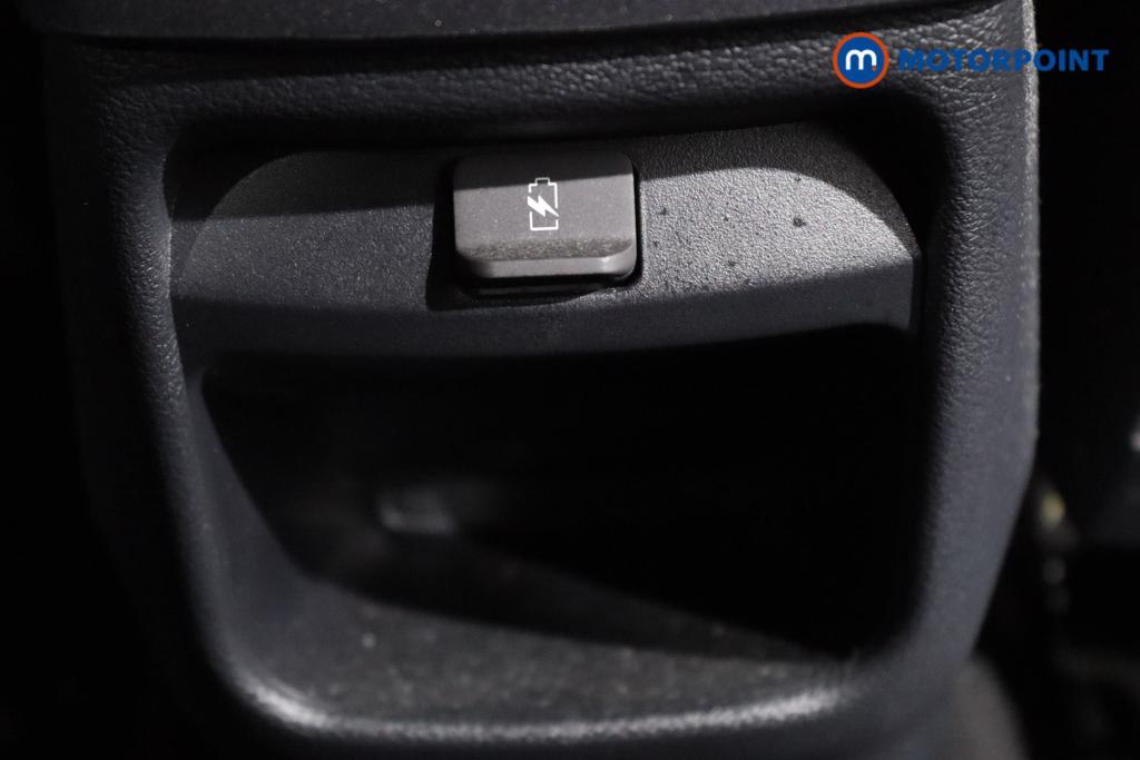 Nissan Juke N-Connecta Manual Petrol SUV - Stock Number (1442002) - 13th supplementary image