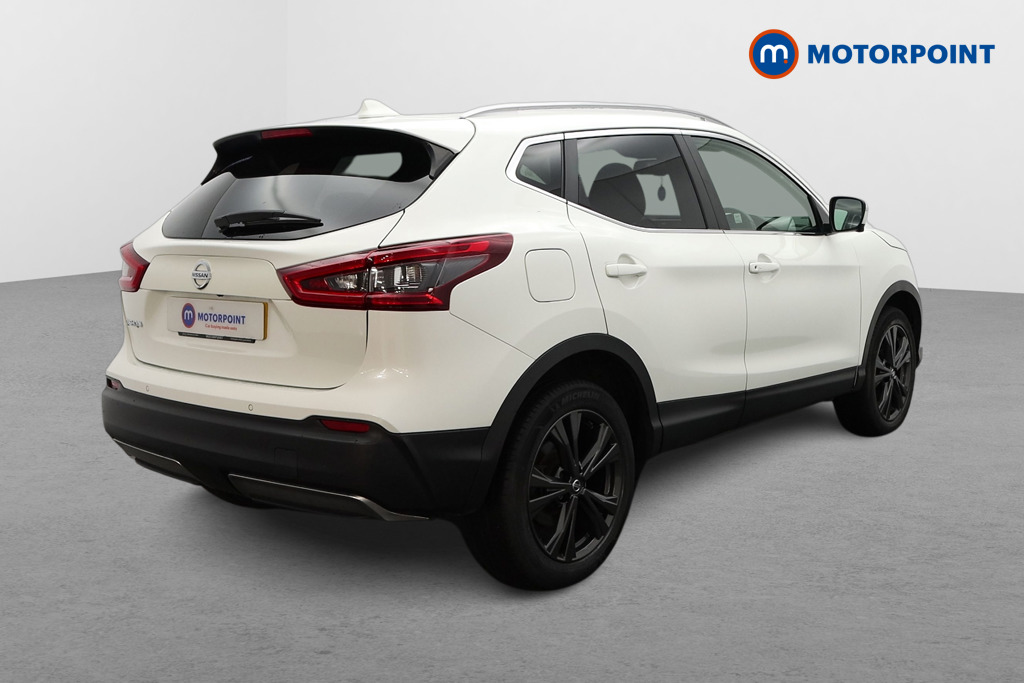 Nissan Qashqai N-Connecta Automatic Petrol SUV - Stock Number (1437526) - Drivers side rear corner