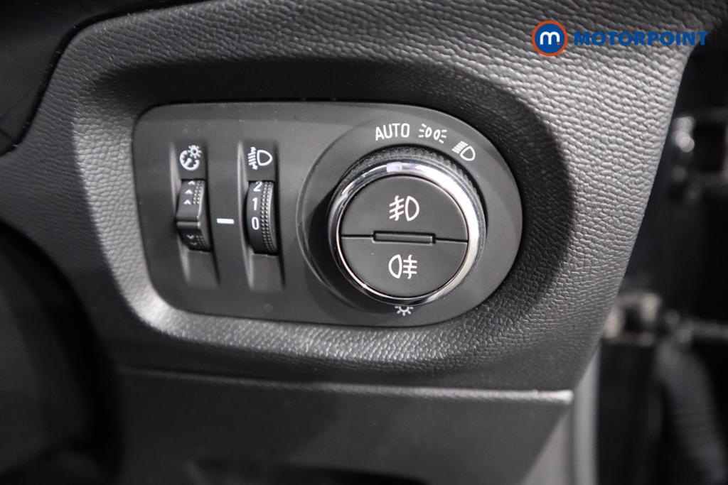 Vauxhall Corsa Elite Manual Petrol Hatchback - Stock Number (1431050) - 17th supplementary image