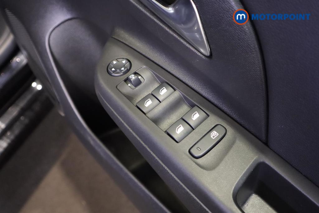 Vauxhall Corsa Elite Nav Automatic Petrol Hatchback - Stock Number (1432350) - 4th supplementary image