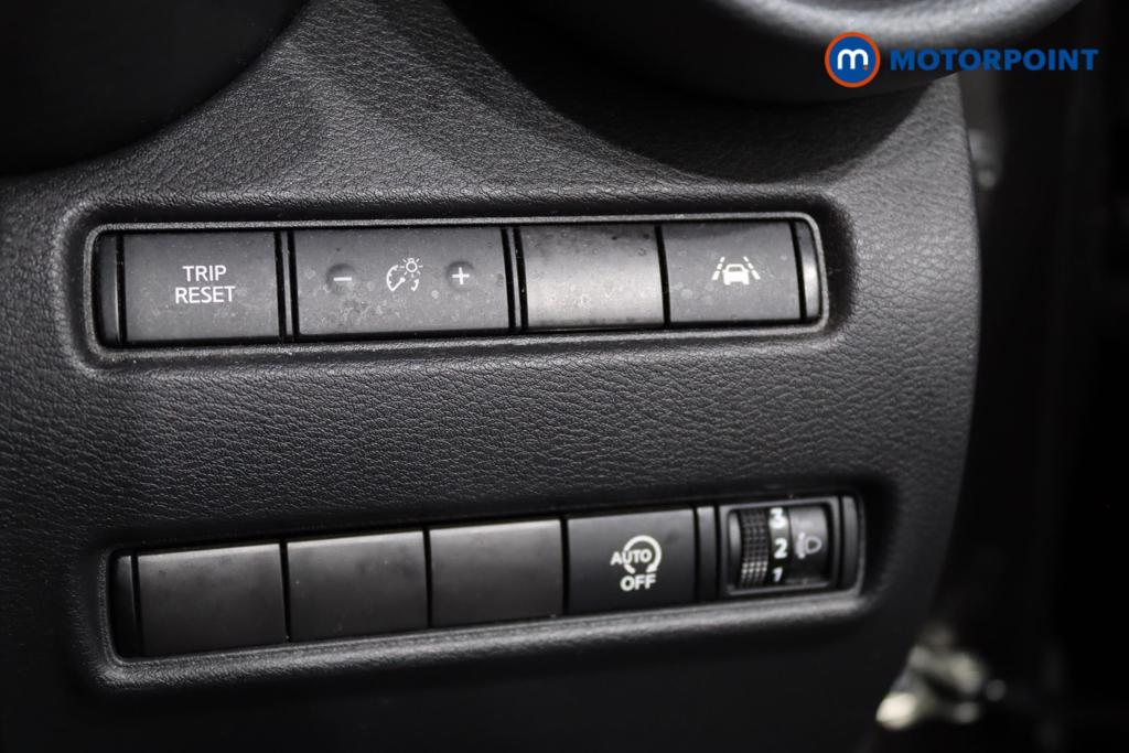 Nissan Juke N-Connecta Manual Petrol SUV - Stock Number (1441419) - 22nd supplementary image