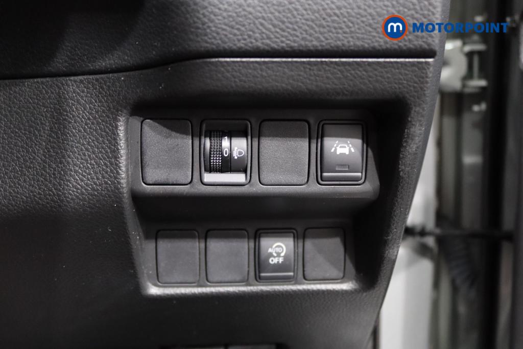 Nissan Qashqai N-Connecta Manual Petrol SUV - Stock Number (1441415) - 18th supplementary image