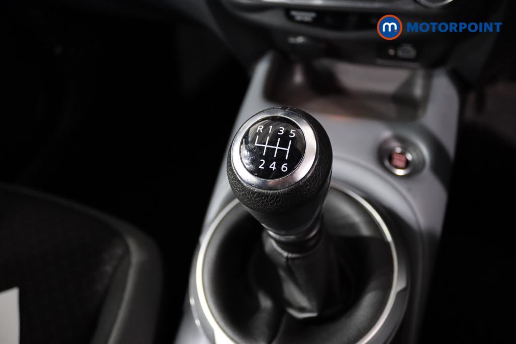Nissan Juke N-Connecta Manual Petrol SUV - Stock Number (1444250) - 20th supplementary image