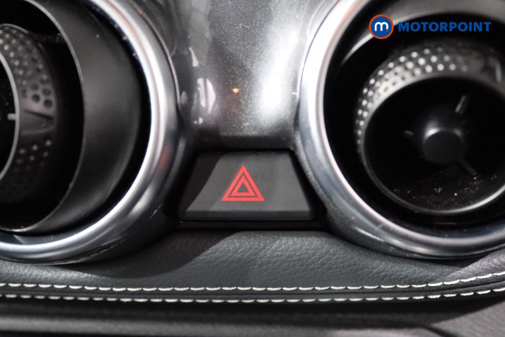 Nissan Juke N-Connecta Manual Petrol SUV - Stock Number (1444722) - 16th supplementary image