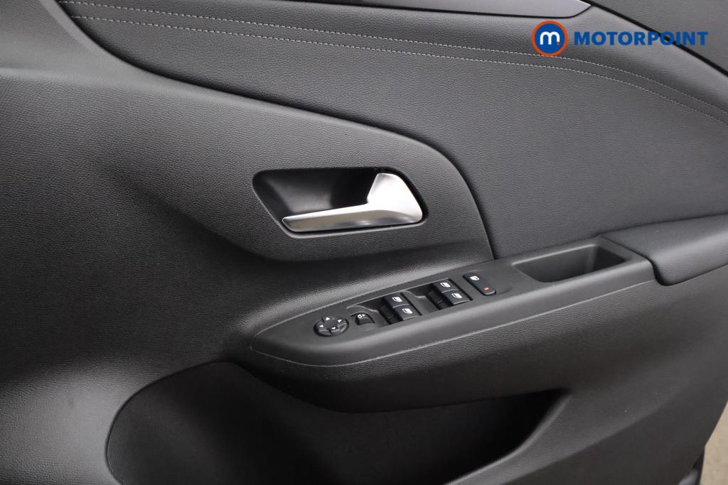 Vauxhall Corsa Elite Nav Premium Manual Petrol Hatchback - Stock Number (1440114) - 9th supplementary image