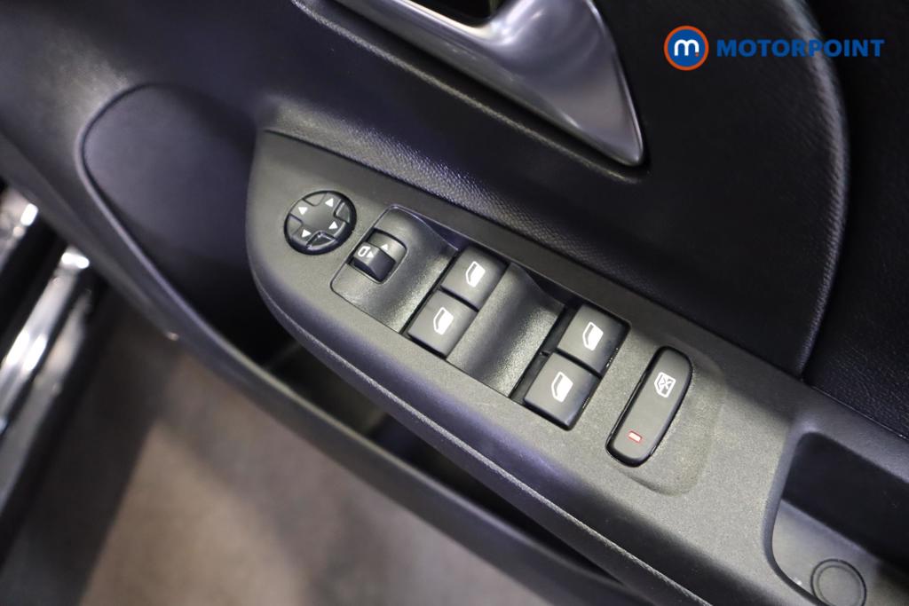 Vauxhall Corsa Elite Nav Premium Manual Petrol Hatchback - Stock Number (1448608) - 8th supplementary image