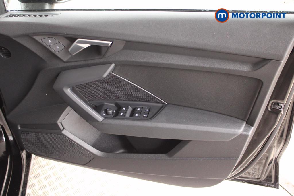 Audi A3 Technik Manual Petrol Hatchback - Stock Number (1446861) - 14th supplementary image