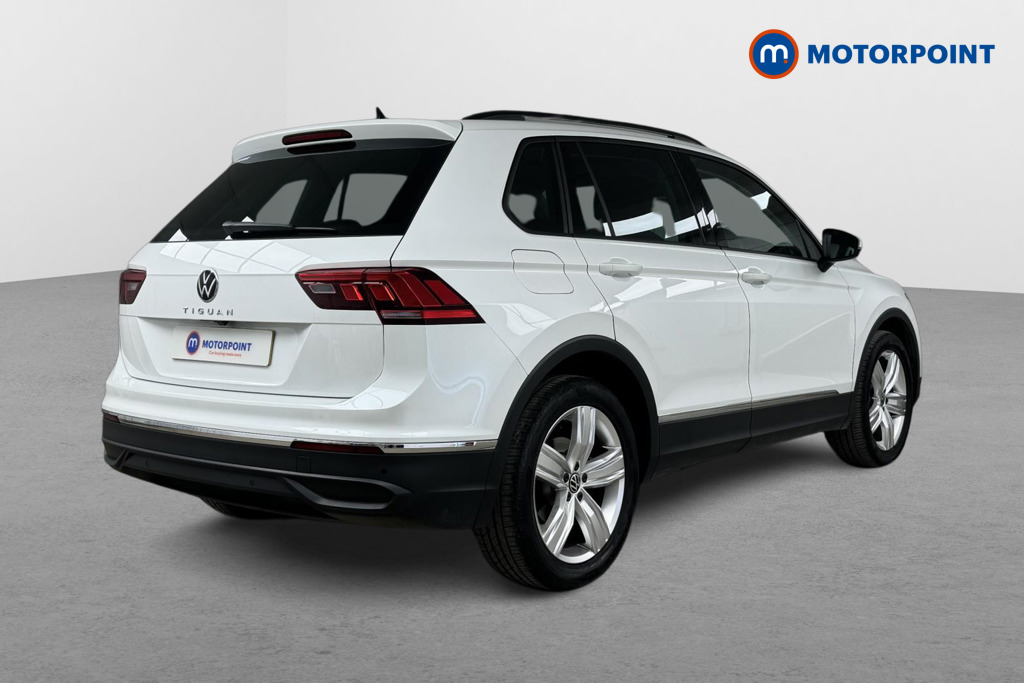 Volkswagen Tiguan Life Automatic Petrol SUV - Stock Number (1459662) - Drivers side rear corner