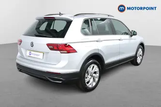 Volkswagen Tiguan Life Automatic Petrol SUV - Stock Number (1460956) - Drivers side rear corner