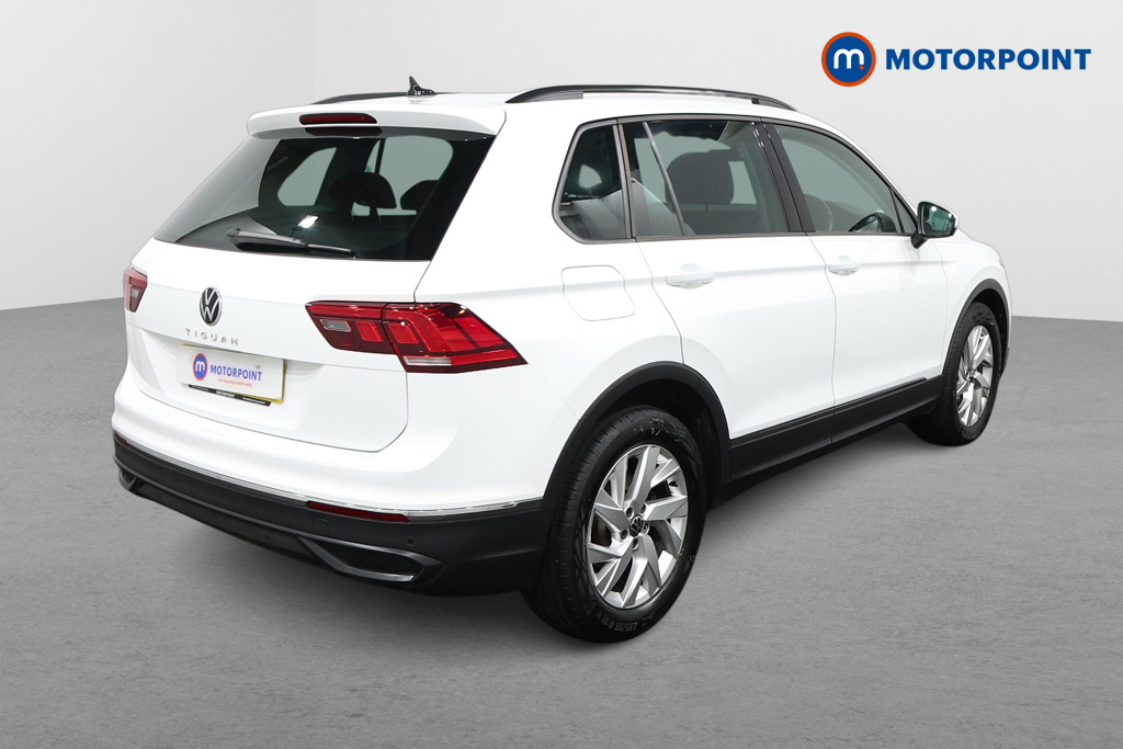 Volkswagen Tiguan Life Automatic Diesel SUV - Stock Number (1466444) - Drivers side rear corner