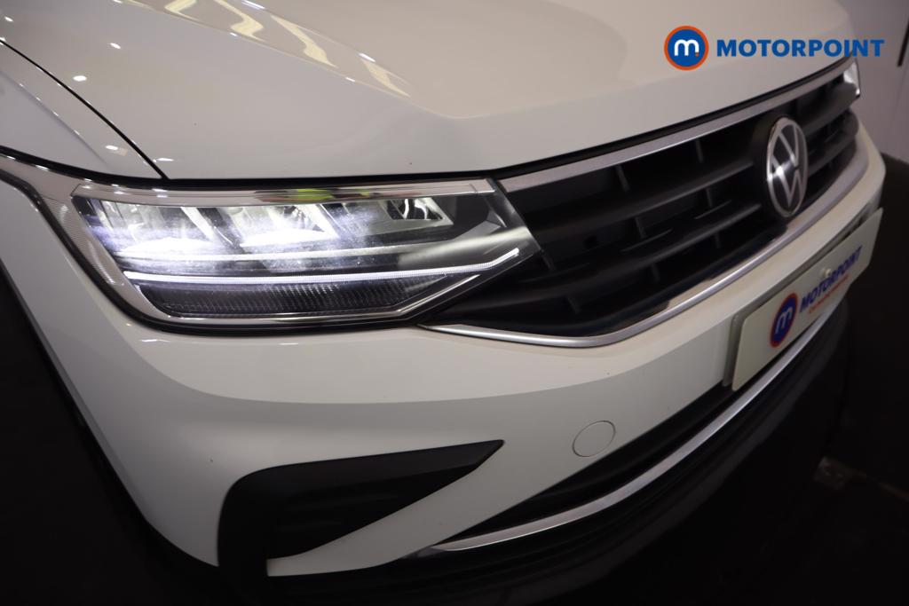 Volkswagen Tiguan Active Manual Petrol SUV - Stock Number (1471053) - 32nd supplementary image