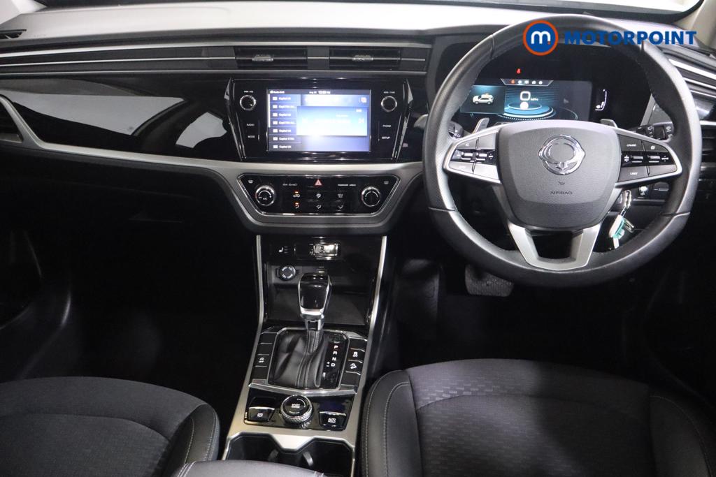 Ssangyong Korando Ventura Automatic Petrol SUV - Stock Number (1471104) - 1st supplementary image