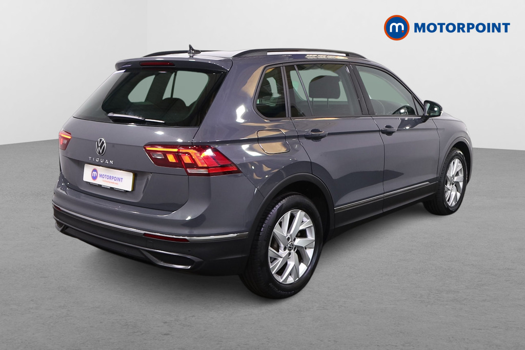 Volkswagen Tiguan Life Manual Petrol SUV - Stock Number (1467462) - Drivers side rear corner