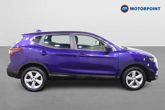 Nissan Qashqai Acenta Premium Manual Diesel SUV - Stock Number (1473895) - Drivers side