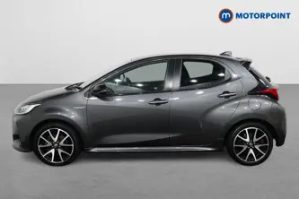 Toyota Yaris Dynamic Automatic Petrol-Electric Hybrid Hatchback - Stock Number (1480462) - Passenger side