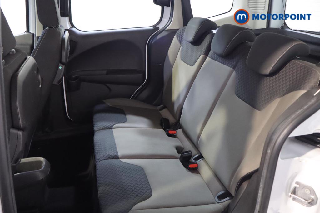 Ford Tourneo Courier Zetec Manual Petrol People Carrier - Stock Number (1475247) - 13th supplementary image