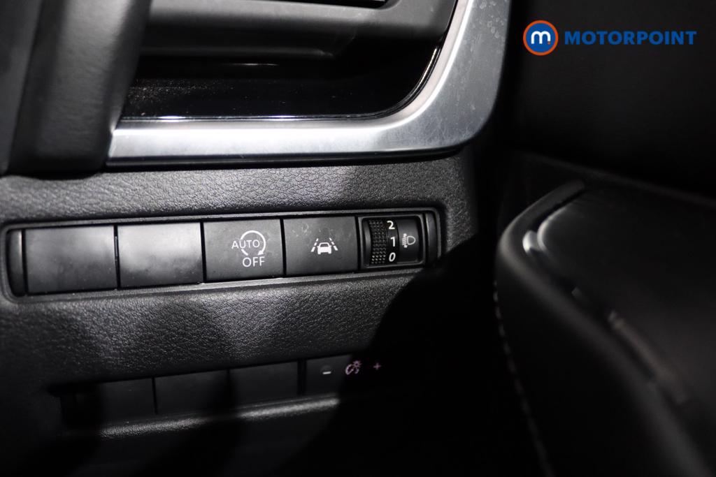 Nissan Qashqai N-Connecta Manual Petrol SUV - Stock Number (1479106) - 17th supplementary image