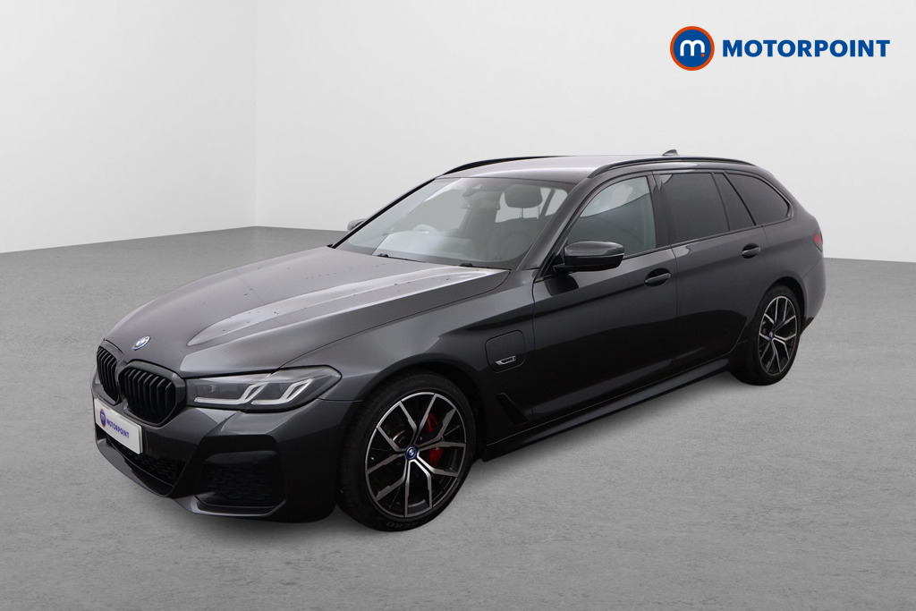 BMW 5 Series M Sport Automatic Petrol Plug-In Hybrid Estate - Stock Number (1473867) - Passenger side front corner