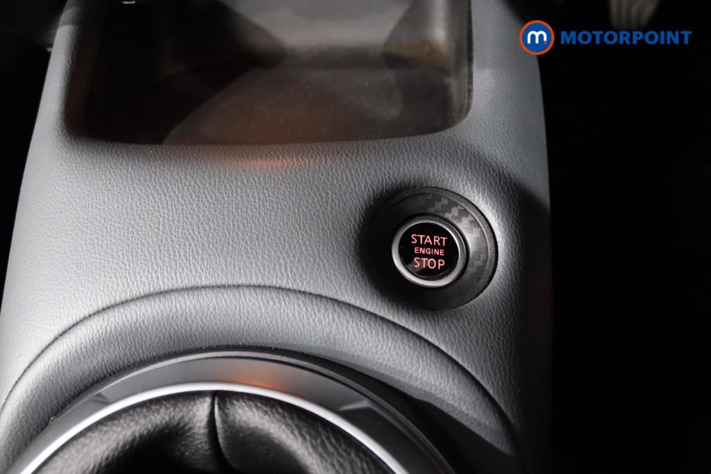 Nissan Juke N-Connecta Manual Petrol SUV - Stock Number (1478722) - 17th supplementary image