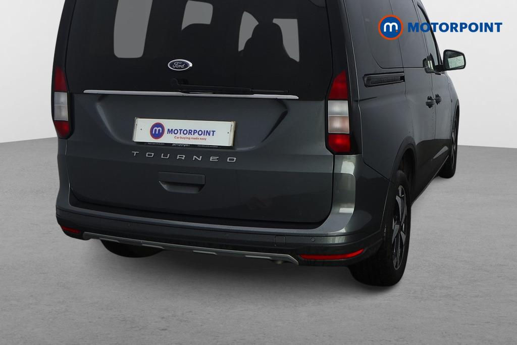 Ford Tourneo Connect Active Automatic Diesel People Carrier - Stock Number (1481646) - Passenger side front corner