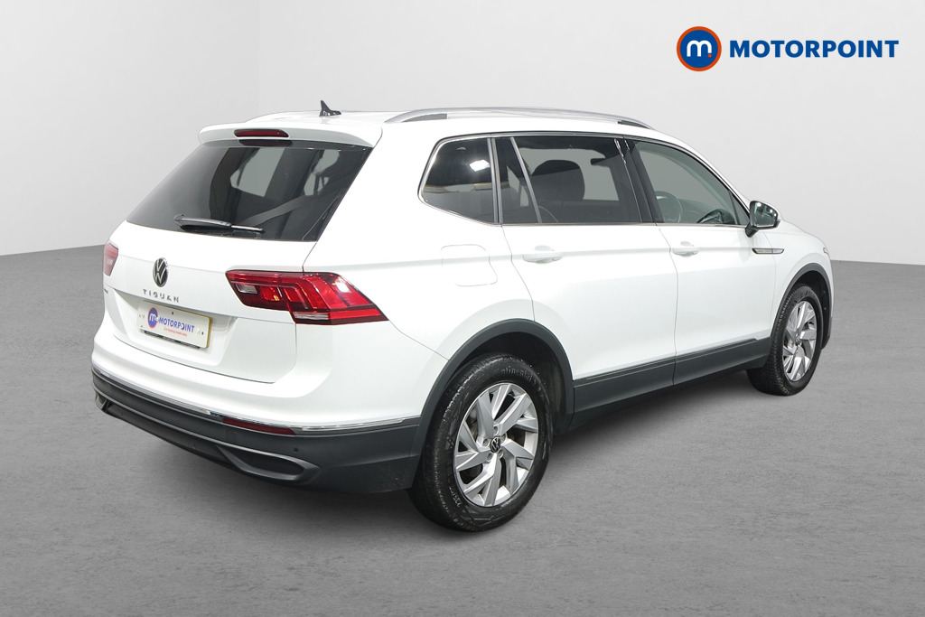 Volkswagen Tiguan Allspace Life Automatic Petrol SUV - Stock Number (1479377) - Drivers side rear corner