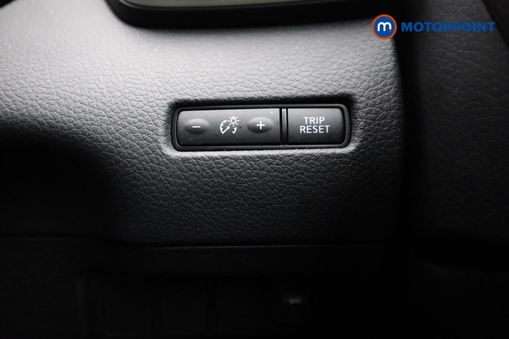 Nissan Qashqai N-Motion Manual Petrol SUV - Stock Number (1481689) - 17th supplementary image