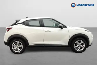 Nissan Juke N-Connecta Automatic Petrol SUV - Stock Number (1482016) - Drivers side