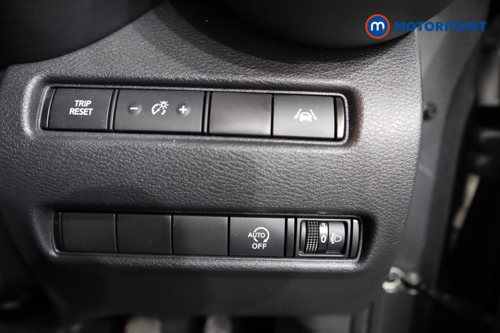 Nissan Juke N-Connecta Manual Petrol SUV - Stock Number (1483459) - 17th supplementary image