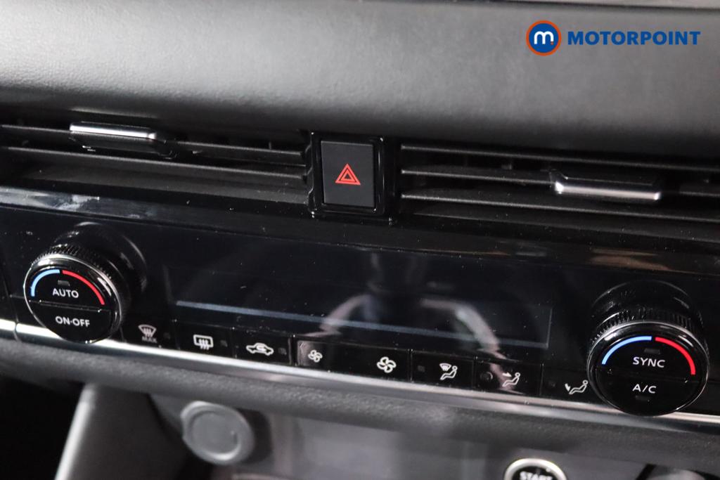 Nissan Qashqai N-Connecta Manual Petrol SUV - Stock Number (1481577) - 16th supplementary image