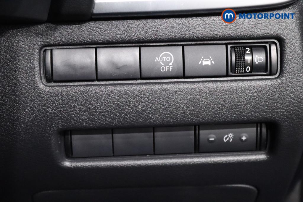 Nissan Qashqai N-Connecta Manual Petrol SUV - Stock Number (1481579) - 23rd supplementary image