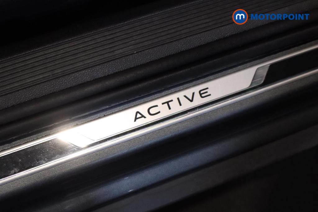 Volkswagen T-Roc Active Manual Petrol SUV - Stock Number (1482456) - 22nd supplementary image