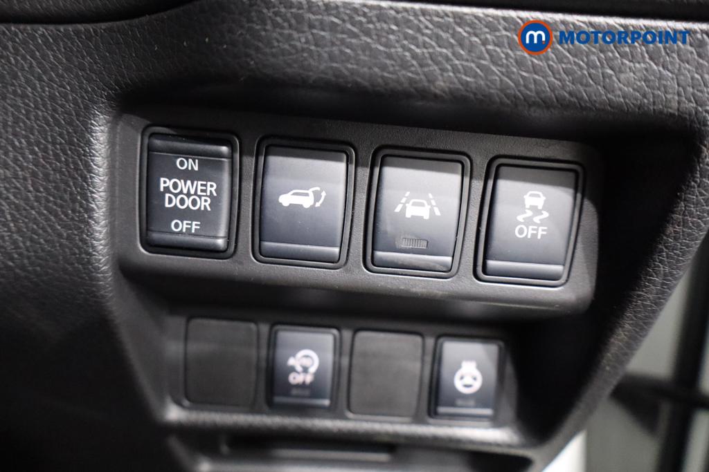 Nissan X-Trail Tekna Manual Diesel SUV - Stock Number (1478661) - 14th supplementary image