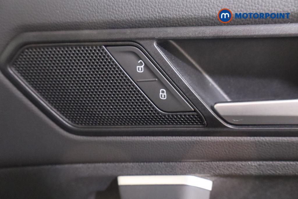 Volkswagen Tiguan Active Manual Petrol SUV - Stock Number (1476435) - 11th supplementary image