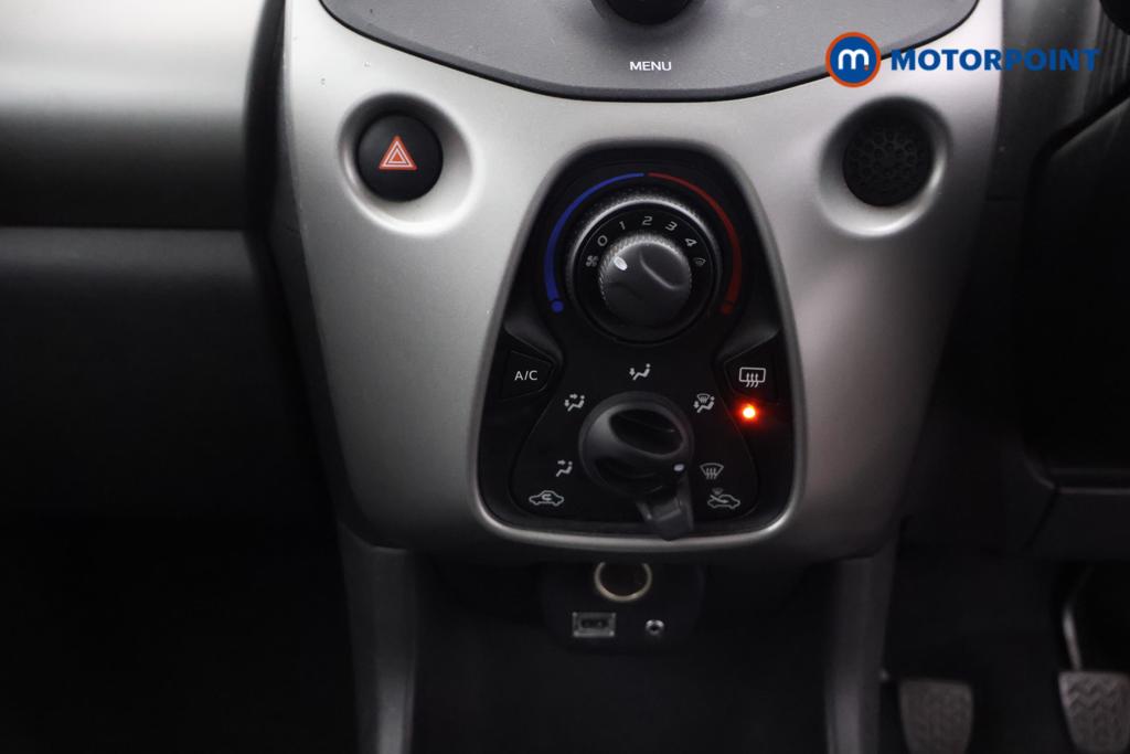 Toyota Aygo X-Play Manual Petrol Hatchback - Stock Number (1471921) - 6th supplementary image