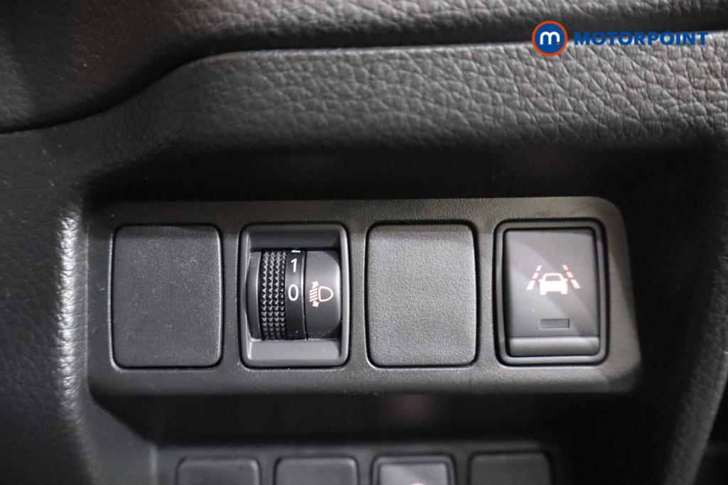 Nissan Qashqai N-Connecta Manual Diesel SUV - Stock Number (1481761) - 11th supplementary image