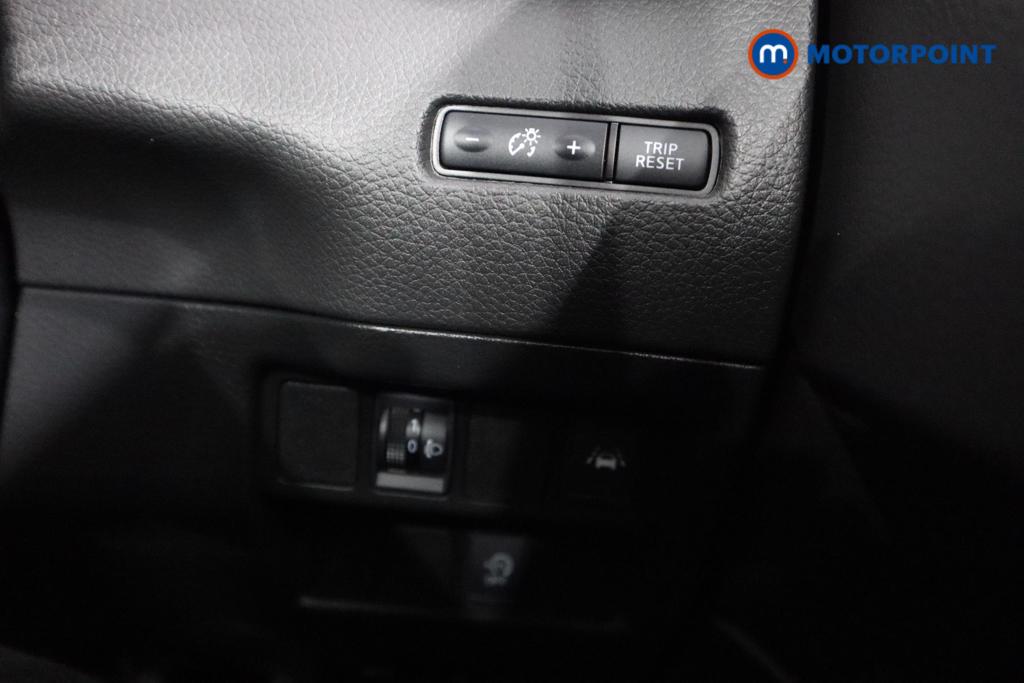 Nissan Qashqai N-Connecta Manual Petrol SUV - Stock Number (1484759) - 13th supplementary image