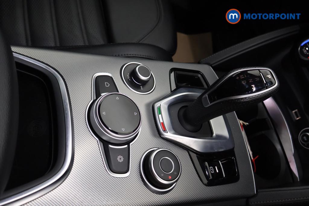 Alfa Romeo Stelvio Veloce Automatic Petrol SUV - Stock Number (1488294) - 7th supplementary image