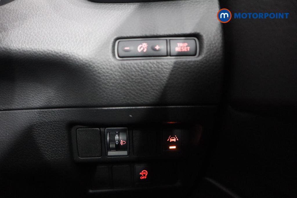 Nissan Qashqai N-Connecta Manual Diesel SUV - Stock Number (1486887) - 11th supplementary image