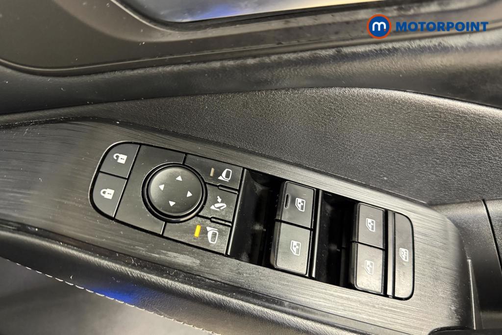 Nissan Qashqai N-Connecta Manual Petrol SUV - Stock Number (1484643) - 16th supplementary image