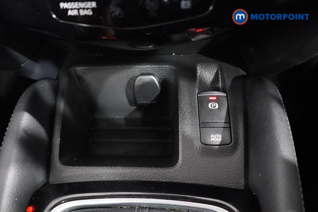 Nissan Qashqai N-Connecta Manual Petrol SUV - Stock Number (1489335) - 3rd supplementary image