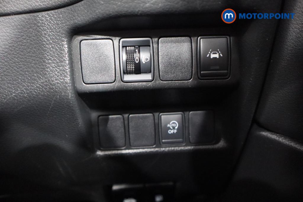 Nissan Qashqai N-Connecta Manual Petrol SUV - Stock Number (1489335) - 12th supplementary image