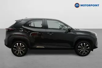 Toyota Yaris Cross Design Automatic Petrol-Electric Hybrid Estate - Stock Number (1487432) - Drivers side