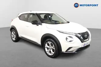 Nissan Juke N-Connecta Manual Petrol SUV - Stock Number (1485921) - Drivers side front corner