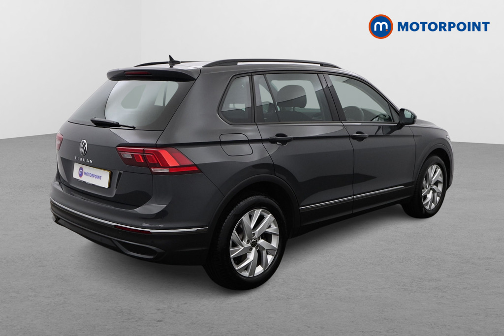 Volkswagen Tiguan Life Manual Diesel SUV - Stock Number (1494953) - Drivers side rear corner