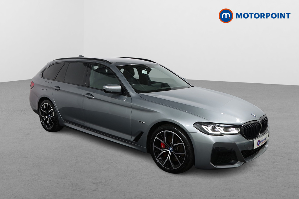 BMW 5 Series M Sport Automatic Petrol Plug-In Hybrid Estate - Stock Number (1475024) - Drivers side front corner