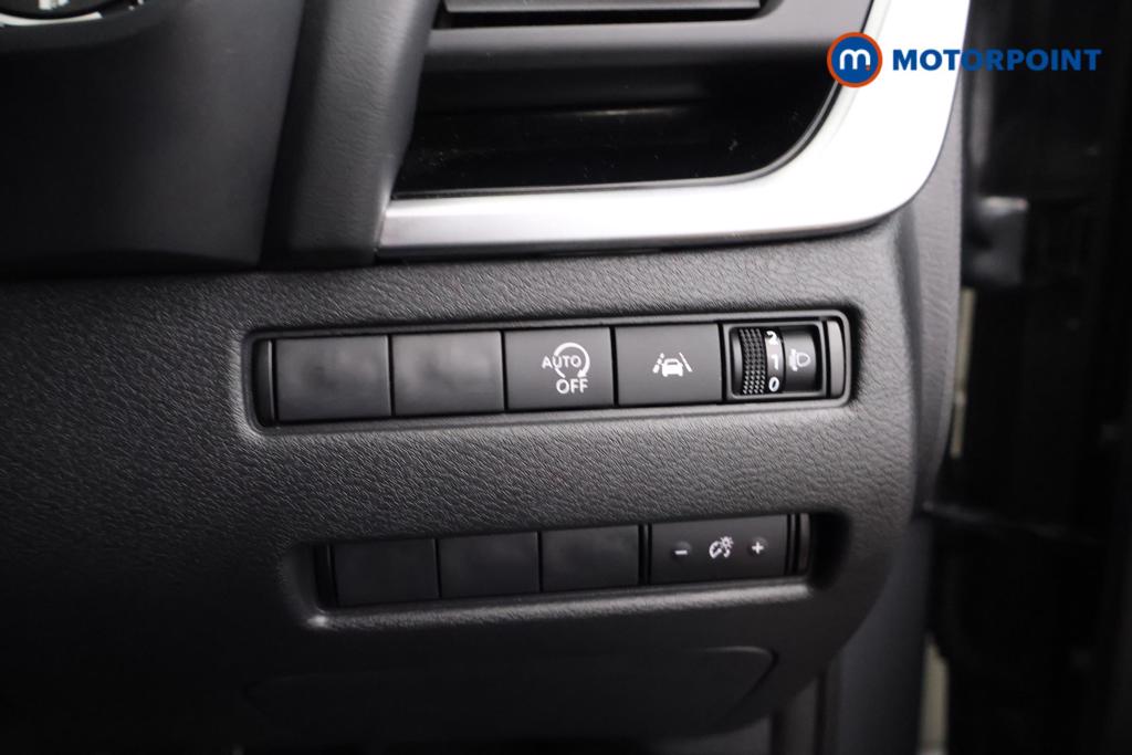 Nissan Qashqai N-Connecta Manual Petrol SUV - Stock Number (1489967) - 10th supplementary image